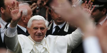Joseph Ratzinger comenzó su papado tras la muerte de Juan Pablo II, el 19 de abril de 2005.