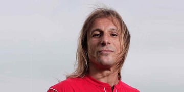 Quién es Sofía Bonelli, la nueva novia de Claudio Paul Caniggia, 28 años menor que él, a la que comparan con Mariana Nannis