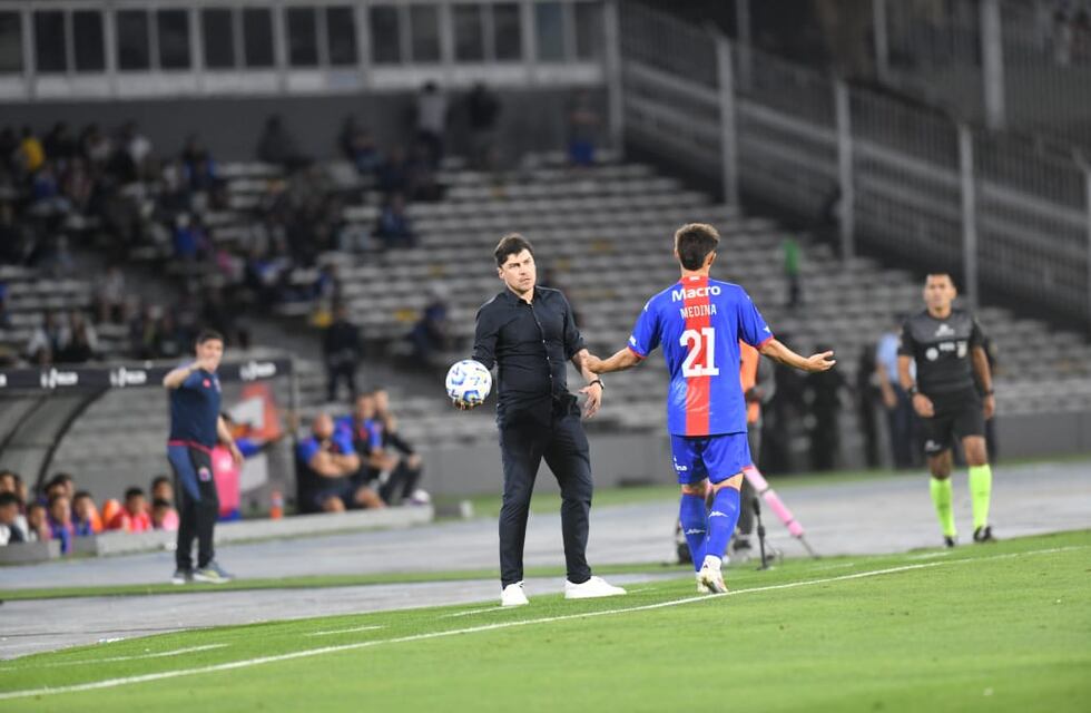 Talleres: el árbitro y la razón de la expulsión del Cacique, y por qué no fue roja la falta a Depietri