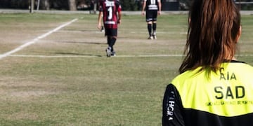 El terrible episodio que atraviesa la árbitra agredida durante un partido de fútbol amateur.