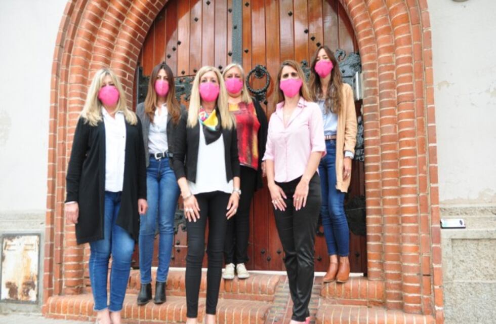 La ciudad de tiñe de rosa para concientizar sobre el cáncer de mama