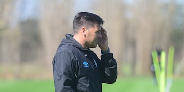 Belgrano se alejó del objetivo deportivo y Juan Cruz Real no está en sintonía con el público. Una derrota contra Instituto puede ser crucial (José Gabriel Hernández).