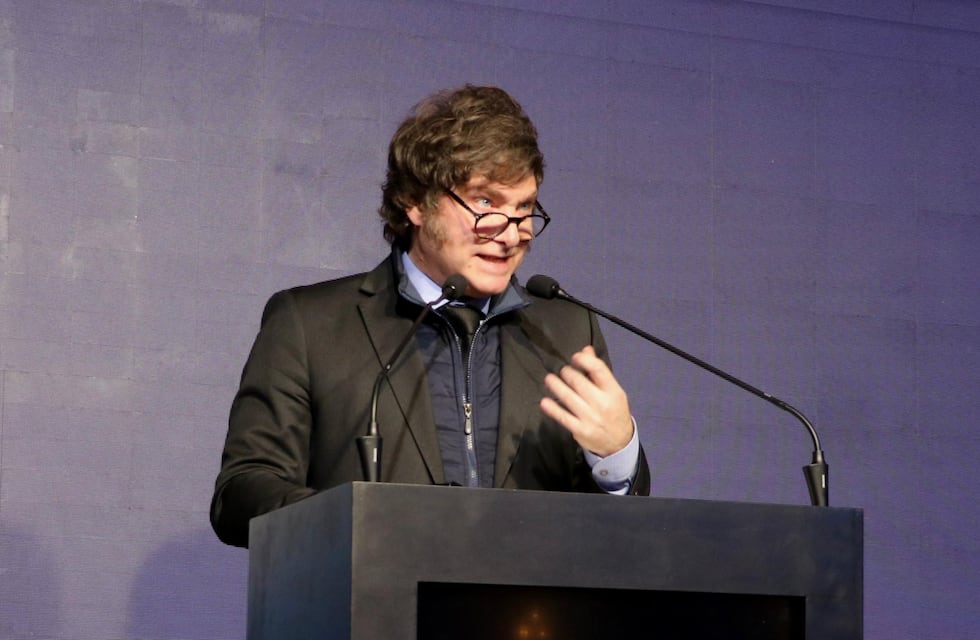 El Gobierno de Javier Milei anunció la baja del impuesto PAIS a partir de septiembre