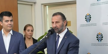 Juri saludó a los empleados municipales y destacó su labor cotidiana al servicio de la ciudad.