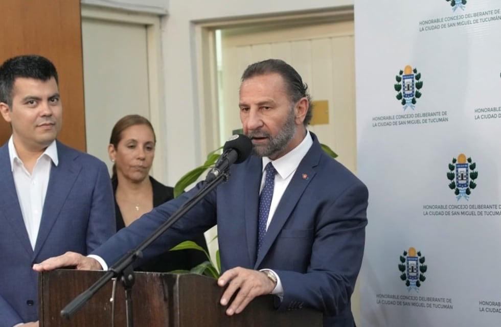 Fernando Juri encabezó el acto por el Día del Empleado Municipal