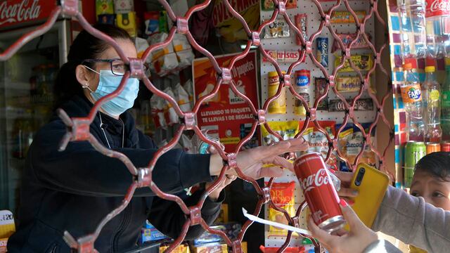 Los comercios podrán abrir hasta más tarde por las Fiestas (Orlando Pelichotti / Los Andes)