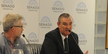 El exjefe de la Armada, Marcelo Srur, fue sancionado con 45 días de arresto riguroso por el hundimiento del submarino ARA San Juan. (Clarín)