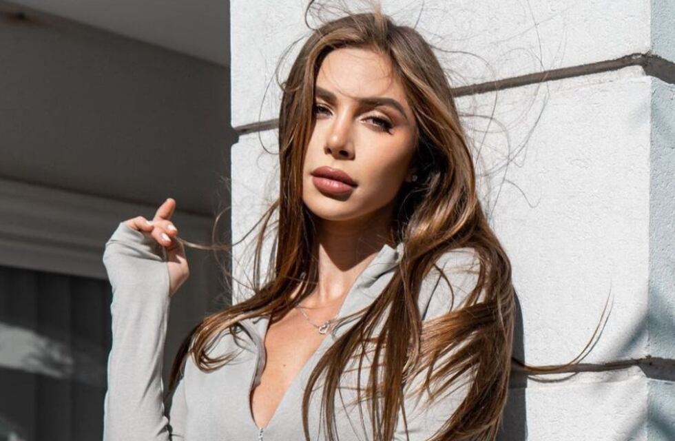 En compañía y frente al espejo, Romina Malaspina cautivó a sus seguidores de Instagram