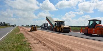 Pavimento de la nueva calzada en la zona Rural entre Ataliva y Sunchales