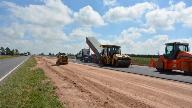 Pavimento de la nueva calzada en la zona Rural entre Ataliva y Sunchales