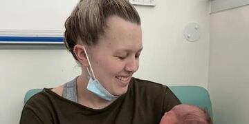 No sabía que estaba embarazada y dio a luz a un bebé en un baño.