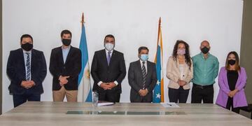 El intendente estuvo acompañado del secretario de Gobierno municipal Pablo García, la secretaria de Hábitat y Ordenamiento Territorial, Lorena Henriques Sanches y del secretario de Relaciones Parlamentarias y Articulación Política Omar Becerra.