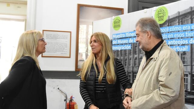 La Secretaria de Educación, Mariana Andereggen, la directora nacional de Migraciones, Florencia Carignano y el diputado nacional Roberto Mirabella