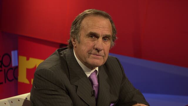 Carlos Reutemann ex gobernador y Senador de Santa Fe
Tambièn deportista y automovilista
Foto Archico Clarìn