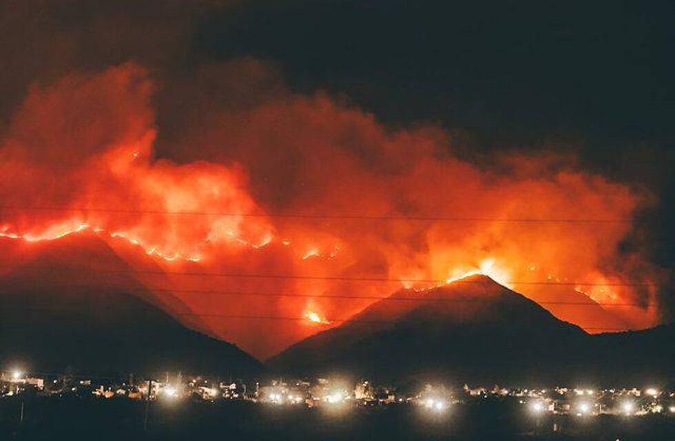 Cerro Uritorco: luego de varios días de angustia finalmente contuvieron el incendio al 100%