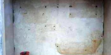 Las placas de bronce son objetos muy codiciados por los delincuentes.