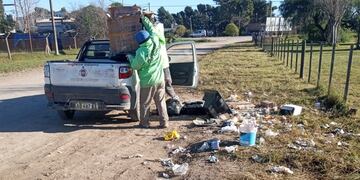 Colocación de cartelería y limpieza en Passo al 900