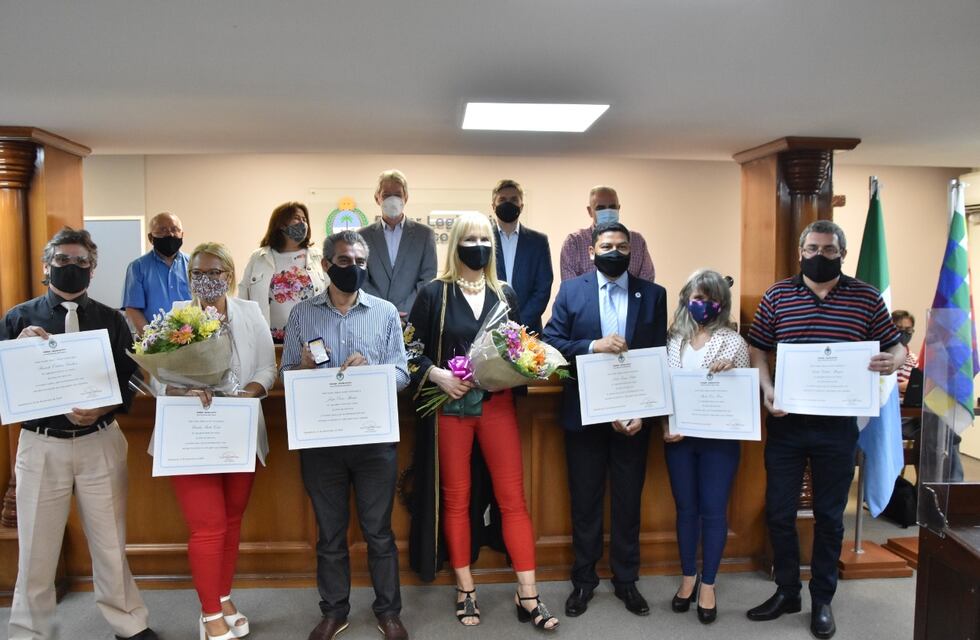 Reconocieron a agentes legislativos por sus 25 años de servicio