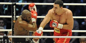 Vladimir Klitschko se enlistó como reservista en el ejército. Tuvo una impresionante carrera como boxeador.