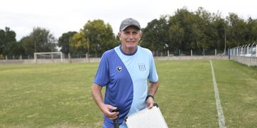 Héctor Arzubialde y su primer día como técnico de Racing. (Javier Ferreyra / La Voz).