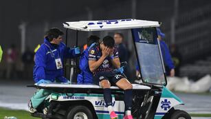 Ramón Sosa, de Talleres, salió lesionado en el primer tiempo del partido con Godoy Cruz en el estadio Mario Alberto Kempes. (Facundo Luque / La Voz)