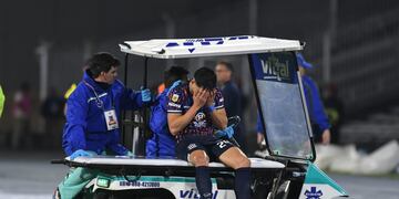 Ramón Sosa, de Talleres, salió lesionado en el primer tiempo del partido con Godoy Cruz en el estadio Mario Alberto Kempes. (Facundo Luque / La Voz)