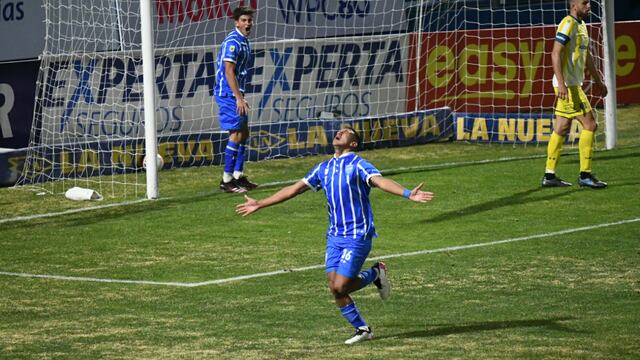 El juvenil Bruno Leyes convirtió el gol del empate (1-1) para Godoy Cruz, que luego ganaría el partido con gol de Bullaude. / José Gutiérrez.