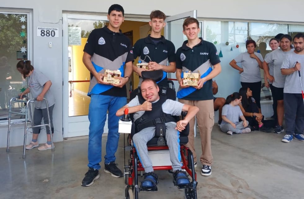 Cuando la técnica transforma vidas: estudiantes entrerrianos adaptan una silla de ruedas al sistema eléctrico