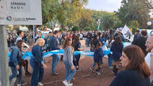 Marcha universitaria en defensa de la educación pública en Rafaela.