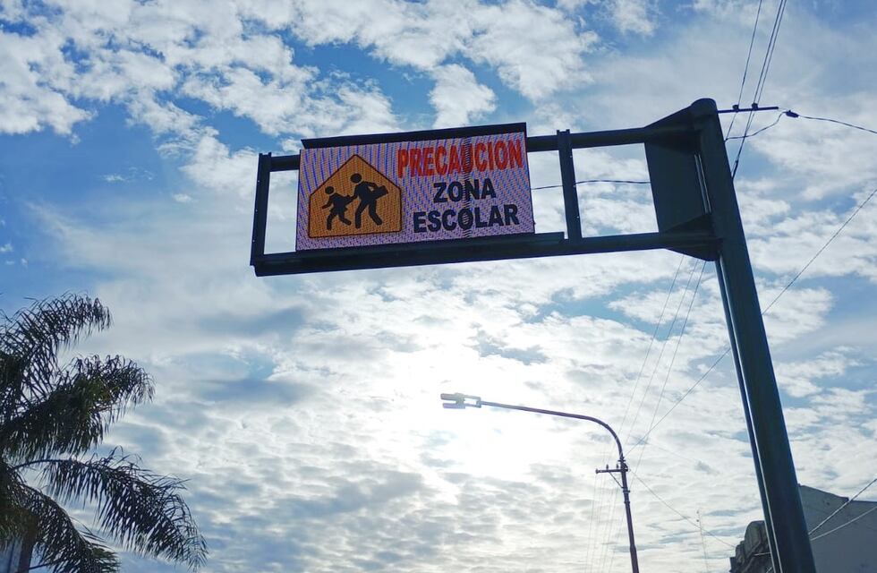 Tres Arroyos: se colocaron carteles con luces LED sobre las avenidas céntricas