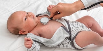Algunas cardiopatías congénitas manifiestan síntomas inmediatamente al nacimiento y otras se presentan clínicamente meses o años más tarde / Sanatorio Allende