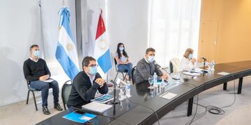 Los ministros Diego Cardozo, de Salud, y Facundo Torres, de Gobierno, se reunieron con intendentes.