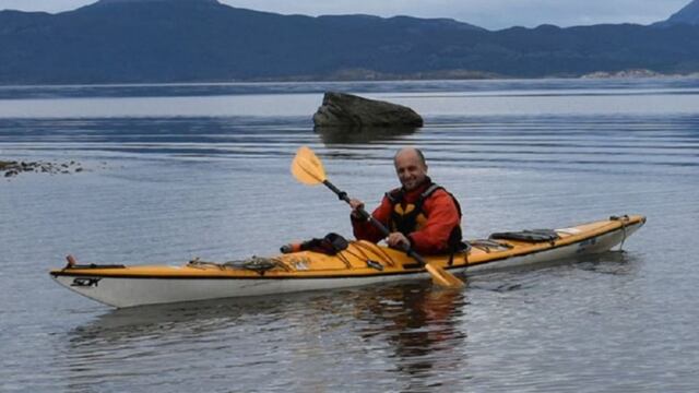 Encontraron restos del kayak pero no a Julián Escobar