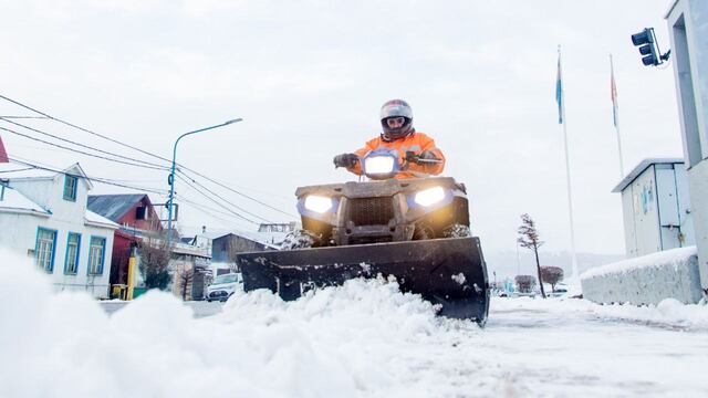 El Municipio realiza la limpieza de espacios públicos
