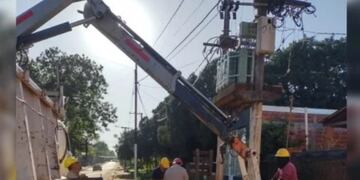 Puerto Libertad: ejecutan obras sobre líneas de energía eléctrica.