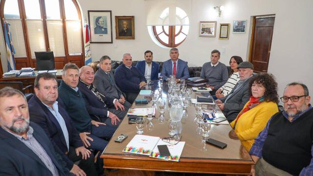 ATE y UPCN fueron los primeros gremios convocados este lunes por la Casa Gris.