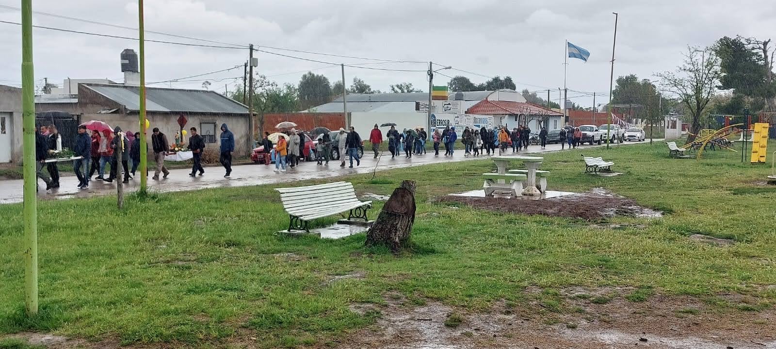 Bajo la lluvia y con mucha Fe, se realizó la 37º Peregrinación a Villa Arias