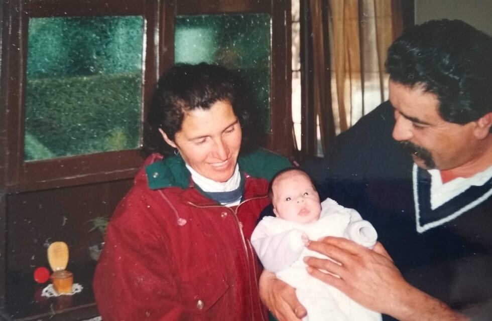 Una tierna historia: su madre la dio en adopción y sus abuelos al enterarse hicieron de todo para ir a Mendoza a buscarla