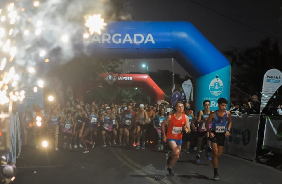 La carrera nocturna Ciudad de Paraná convocó a miles de personas