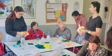 Huellas brinda apoyo a niños y ancianos en Córdoba. (Gentileza)