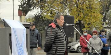 Colocaron una placa de Lucio Dupuy en General Pico en su memoria.