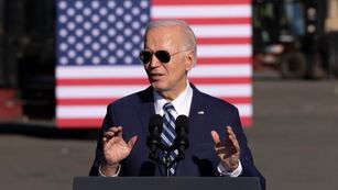 US President Joe Biden delivers remarks at the Tioga Marine Terminal in Philadelphia, Pennsylvania, USA, 13 October 2023. Biden discussed his economic policies known as ÔBidenomicsÕ in relation to clean energy, union jobs and infrastructure. (Filadelfia) EFE/EPA/MICHAEL REYNOLDS