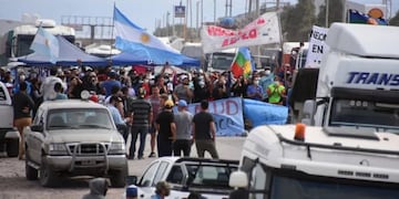 Terminó la asamblea y los empleados autoconvocados de Añelo decidieron levantar los cortes