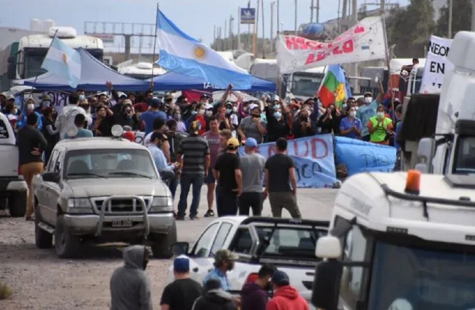 Terminó la asamblea y los empleados autoconvocados de Añelo decidieron levantar los cortes
