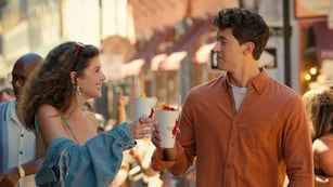 La nueva comedia romántica de Netflix dura menos de 2 horas.