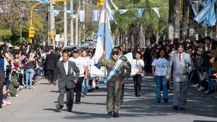 Los veteranos jujeños de guerra de Malvinas recibieron el aplauso de la concurrencia a su paso en el desfile conmemorativo de este lunes en la avenida 10 de Junio.
