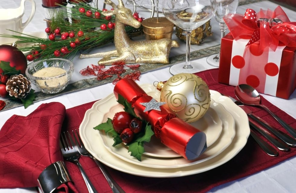 Ni luces ni flores: tres opciones en decoración que son tendencia para la mesa en esta Navidad 2025