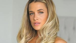 Cami Homs demostró su pasión por la moda con un look deportivo chic