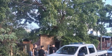 Investigan la muerte de una mujer hallada en una letrina en Posadas: detuvieron a su yerno.