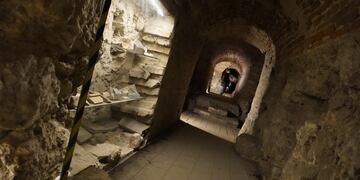 La imagen de las catacumbas debajo de la Iglesia de los Santos Apóstoles Pedro y Pablo.